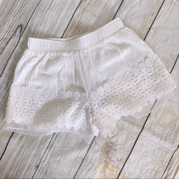 JOA White Short Lace Details Size S - Picture 2 of 8